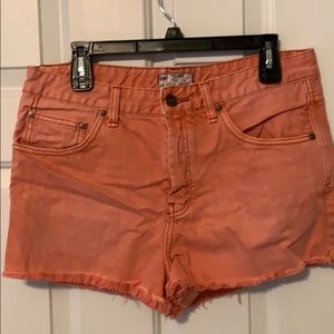 Free people button up jean shorts peach